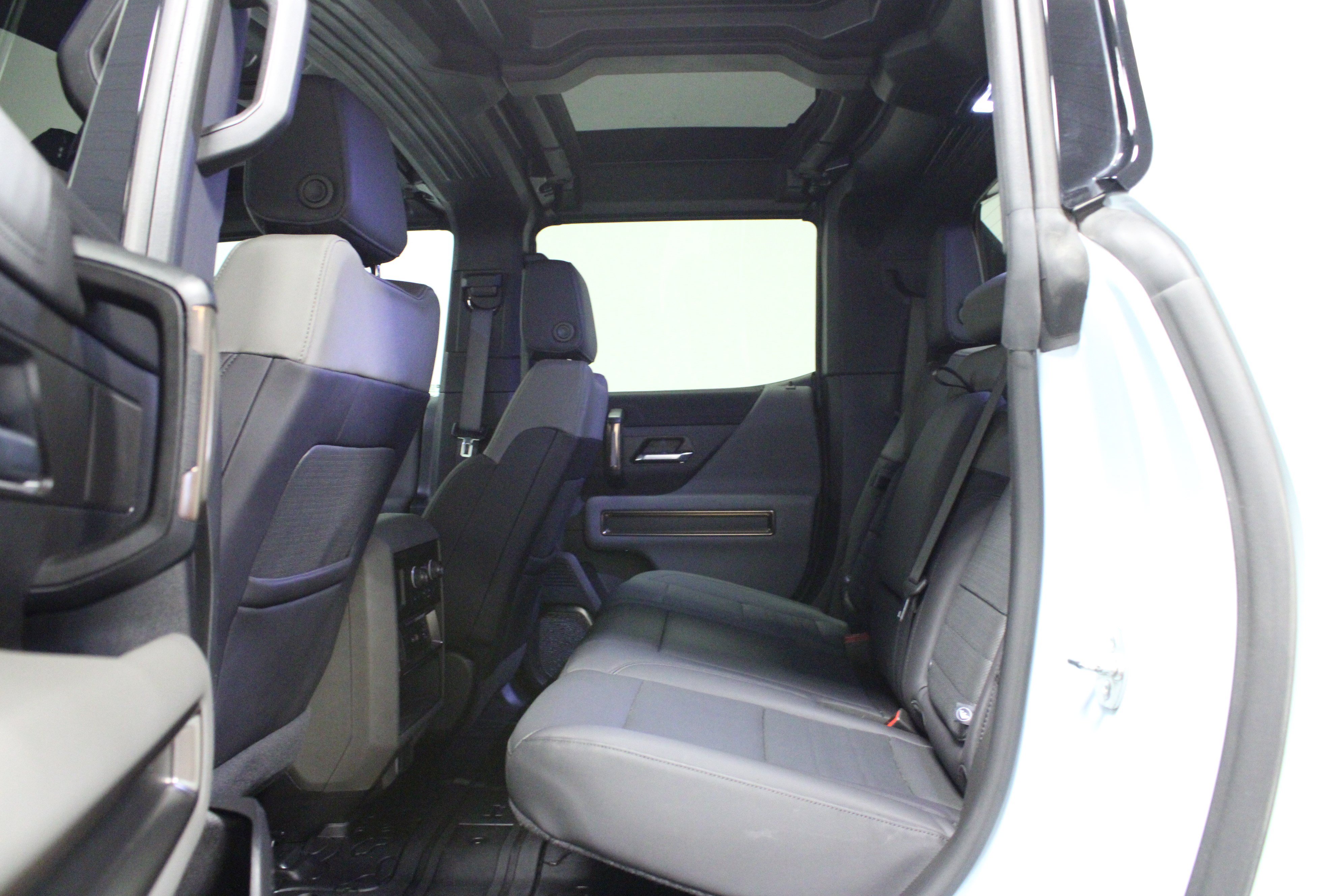Used 2025 GMC Hummer EV 2X AWD/4WD image 13