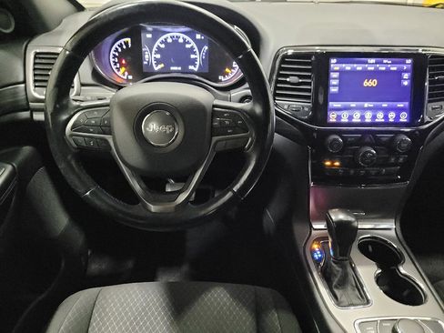 Used 2019 Jeep Grand Cherokee Laredo AWD/4WD image 22