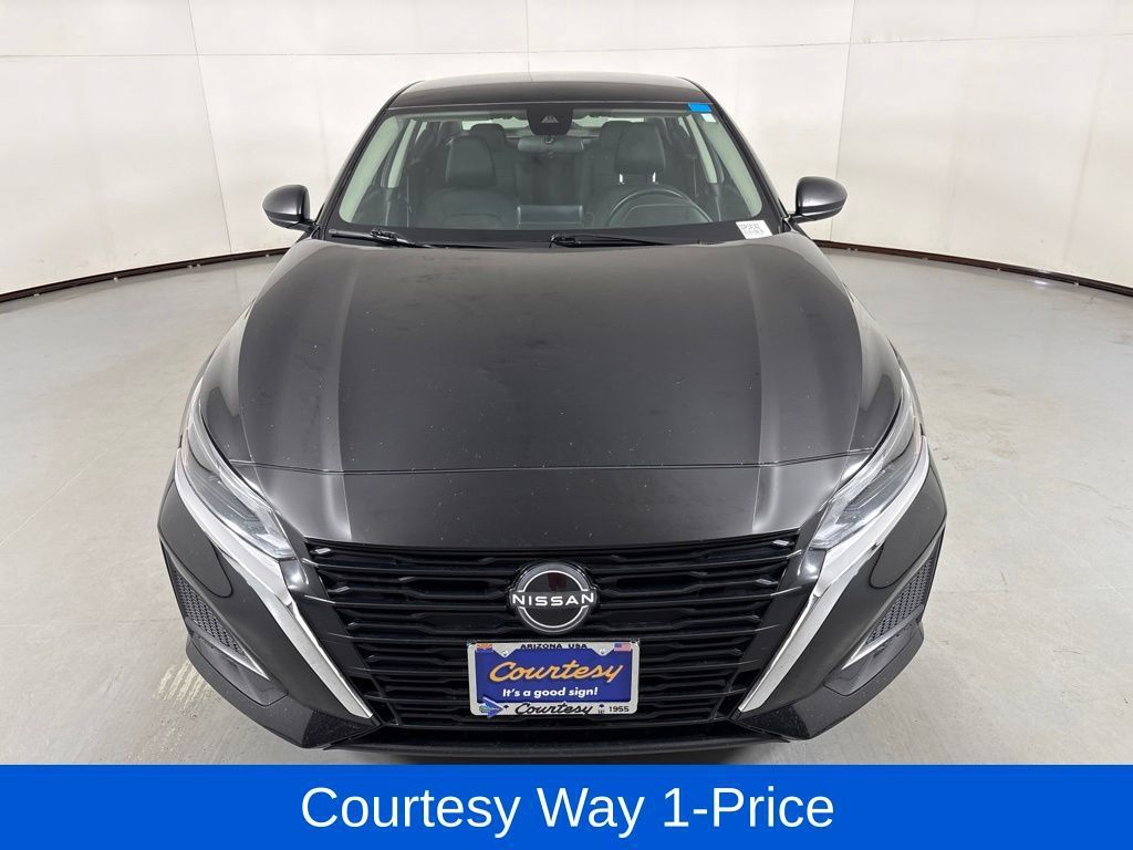 Used 2024 Nissan Altima 2.5 SV FWD image 4
