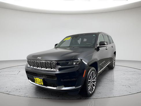 Used 2023 Jeep Grand Cherokee L Summit AWD/4WD image 7