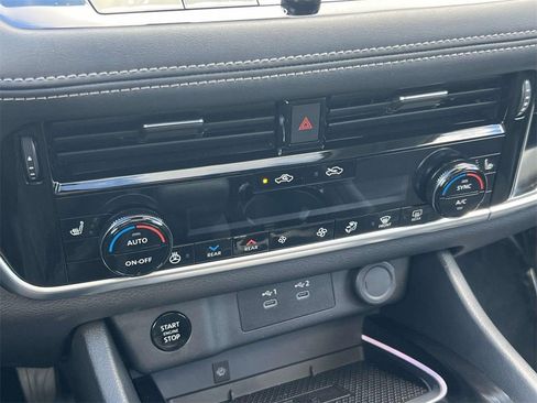 Certified 2024 Nissan Rogue SL w/ SL Premium Package image 19