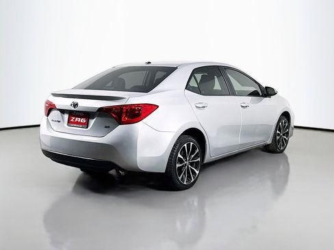 Used 2017 Toyota Corolla SE w/ SE Premium Package FWD image 5