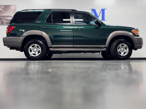 Used 2002 Toyota Sequoia SR5 AWD/4WD image 3