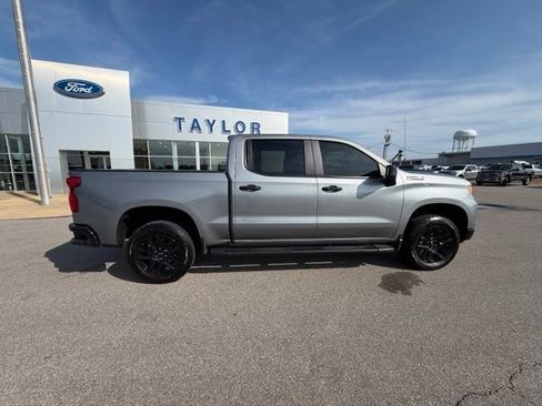 Used 2025 Chevrolet Silverado 1500 LT Trail Boss w/ Convenience Package II AWD/4WD image 11