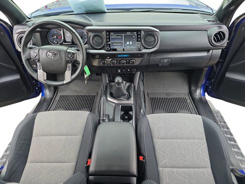 Used 2022 Toyota Tacoma TRD Off-Road image 16