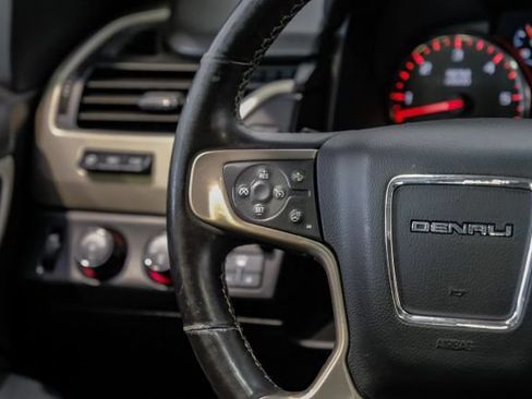 Used 2015 GMC Yukon Denali w/ Touring Package AWD/4WD image 25