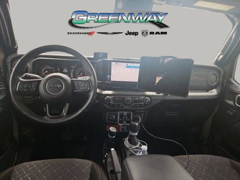 Used 2025 Jeep Gladiator Mojave w/ Safety Group AWD/4WD image 14