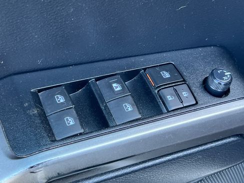 Used 2019 Toyota Tacoma SR5 RWD image 13