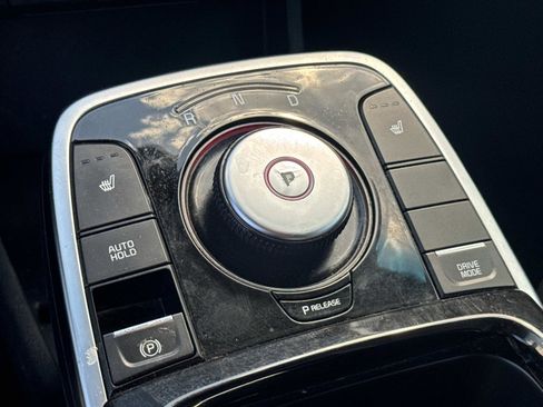 Used 2022 Kia Niro EX image 11