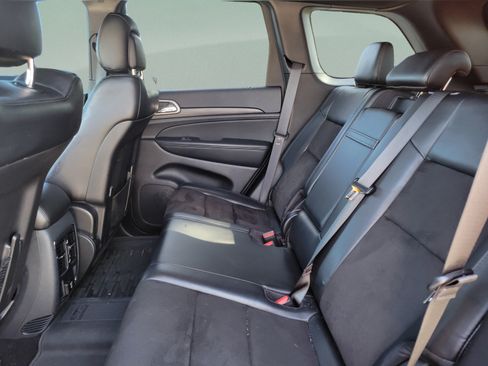 Used 2020 Jeep Grand Cherokee Altitude AWD/4WD image 6