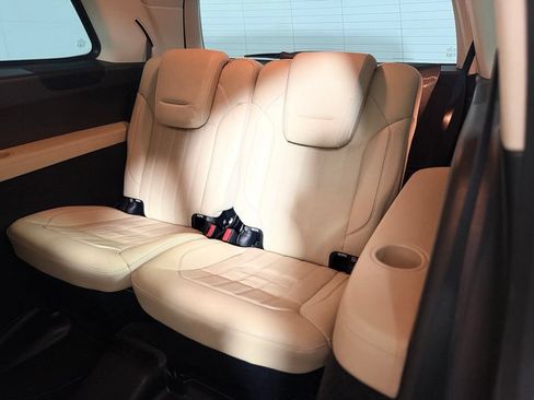 Used 2017 Mercedes-Benz GLS 450 4MATIC image 26