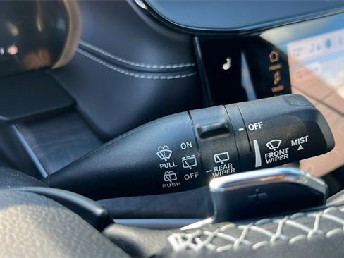 New 2026 Jeep Grand Cherokee Limited w/ Limited Altitude Package image 33