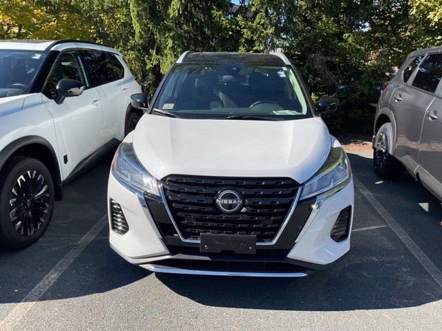 Used 2023 Nissan Kicks SV FWD image 2