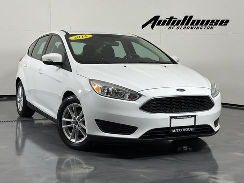 Used 2016 Ford Focus SE w/ SE Power Seat Package FWD image 1