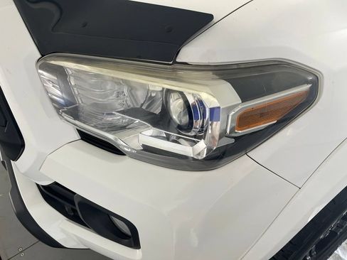 Used 2016 Toyota Tacoma SR5 AWD/4WD image 34