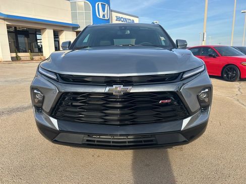 Used 2025 Chevrolet Blazer RS image 2