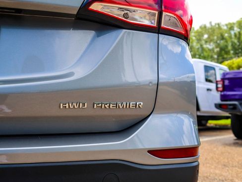 Used 2024 Chevrolet Equinox Premier AWD/4WD image 6