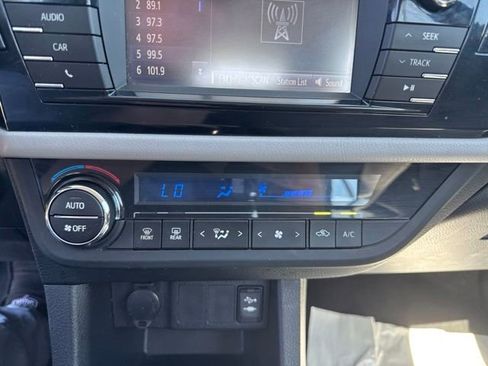 Used 2014 Toyota Corolla LE FWD image 18