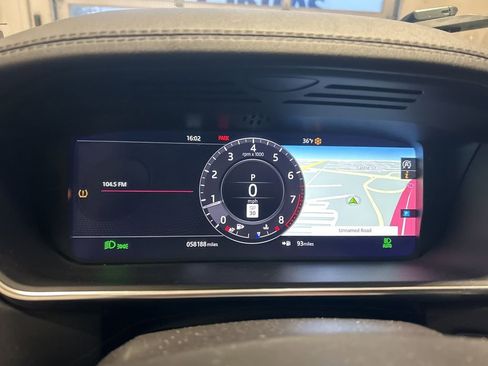 Used 2019 Land Rover Range Rover Supercharged image 11