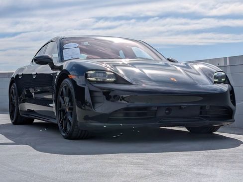 Certified 2022 Porsche Taycan GTS image 25