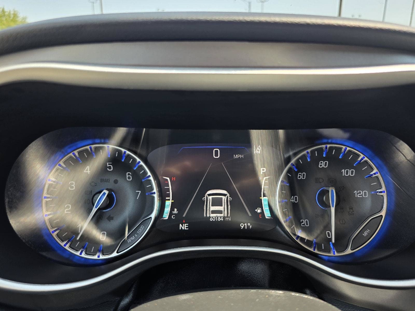 Used 2022 Chrysler Pacifica Touring-L FWD image 23