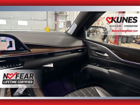 Used 2021 Cadillac Escalade Sport Platinum image 46