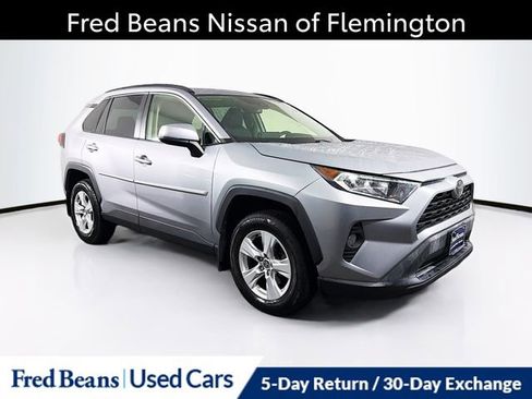 Used 2020 Toyota RAV4 XLE w/ Convenience Package AWD/4WD image 1