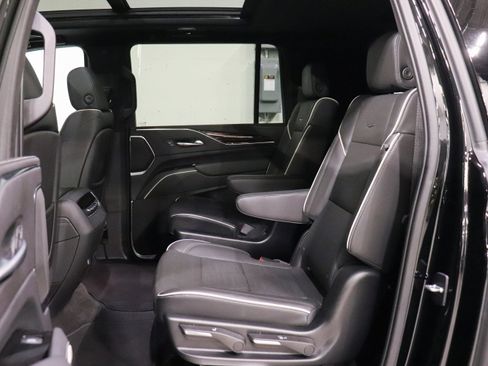 Used 2022 Cadillac Escalade ESV Premium Luxury image 19