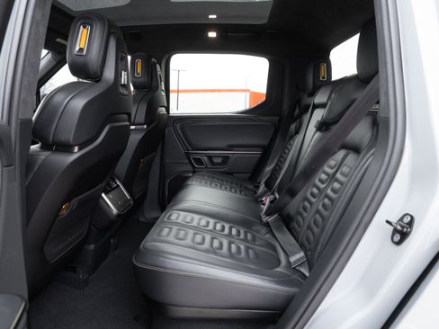 Used 2022 Rivian R1T Adventure image 27