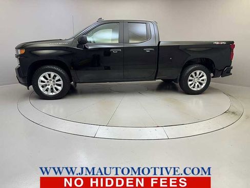 Used 2021 Chevrolet Silverado 1500 Custom AWD/4WD image 2