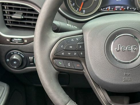 Used 2022 Jeep Cherokee Trailhawk AWD/4WD image 21