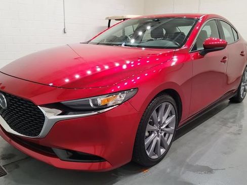 Used 2024 MAZDA MAZDA3 s FWD image 3