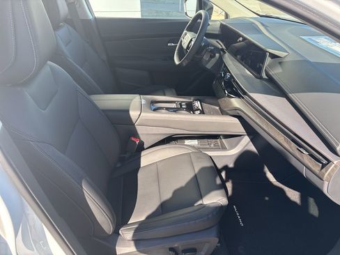 New 2025 Nissan Murano SV AWD/4WD image 13