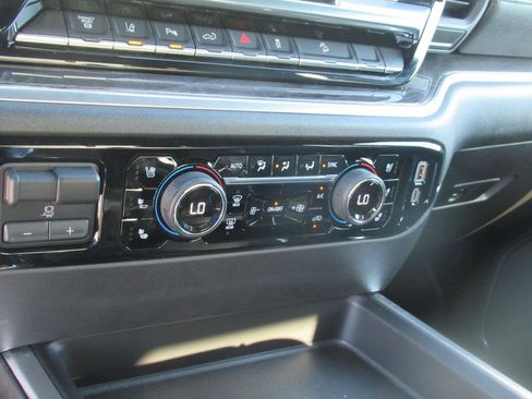 Used 2024 Chevrolet Silverado 2500 LTZ w/ LTZ Plus Package image 26