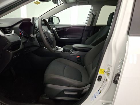 Used 2022 Toyota RAV4 LE image 11