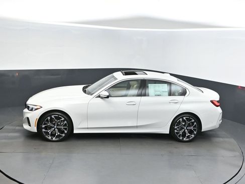 New 2026 BMW 330i Sedan w/ Convenience Package image 32