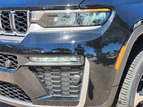 New 2026 Jeep Grand Cherokee Limited w/ Luxury Tech Group II image 5