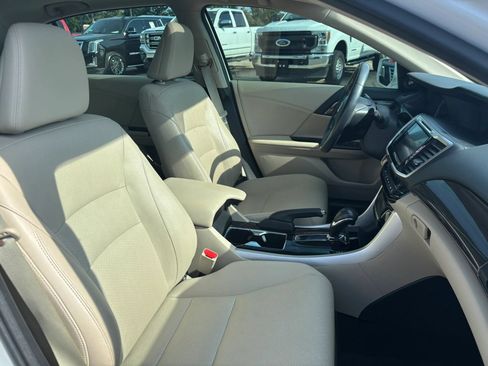 Used 2017 Honda Accord EX-L image 20