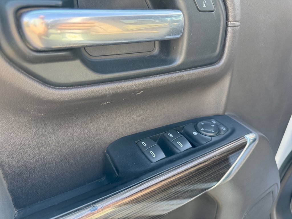 Used 2019 Chevrolet Silverado 1500 LT w/ All-Star Edition AWD/4WD image 11