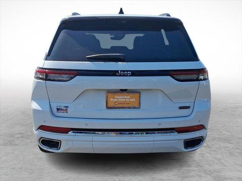 Certified 2023 Jeep Grand Cherokee Overland w/ Luxury Tech Group IV AWD/4WD image 4