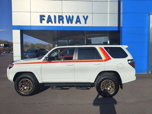 Used 2023 Toyota 4Runner 40th Anniversary SE AWD/4WD image 1