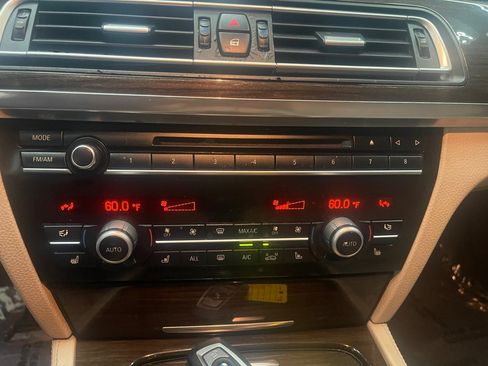 Used 2009 BMW 750Li image 33