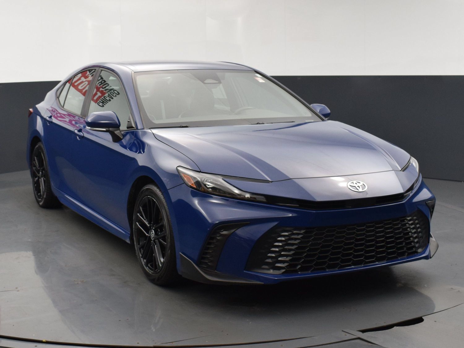 Used 2025 Toyota Camry SE FWD image 7