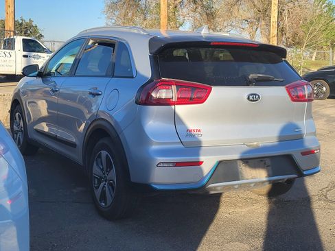 Used 2019 Kia Niro EX image 8