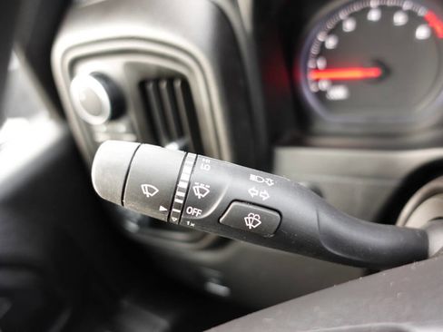 Used 2022 Chevrolet Silverado 2500 Custom w/ Custom Value Package image 40