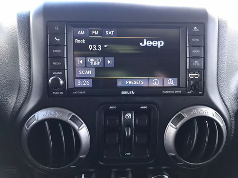 Used 2017 Jeep Wrangler Unlimited Sport w/ Quick Order Package 24S AWD/4WD image 18