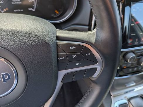 Used 2019 Jeep Grand Cherokee Limited w/ Luxury Group II image 16