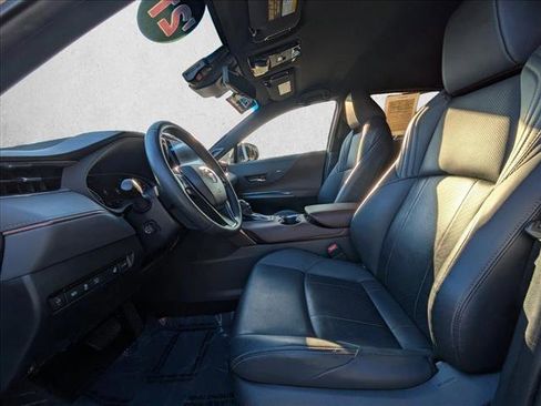 Used 2021 Toyota Venza Limited image 17