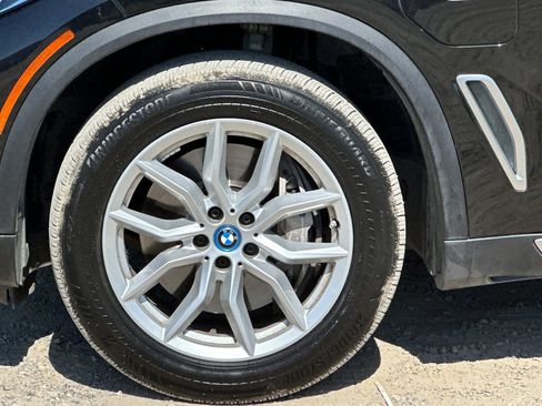 Used 2023 BMW X5 xDrive45e w/ Parking Assistance Package AWD/4WD image 26