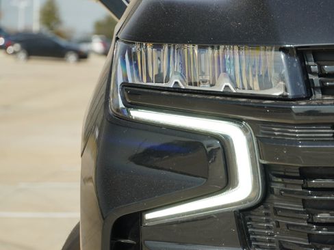 Used 2023 Chevrolet Suburban RST w/ Luxury Package image 2